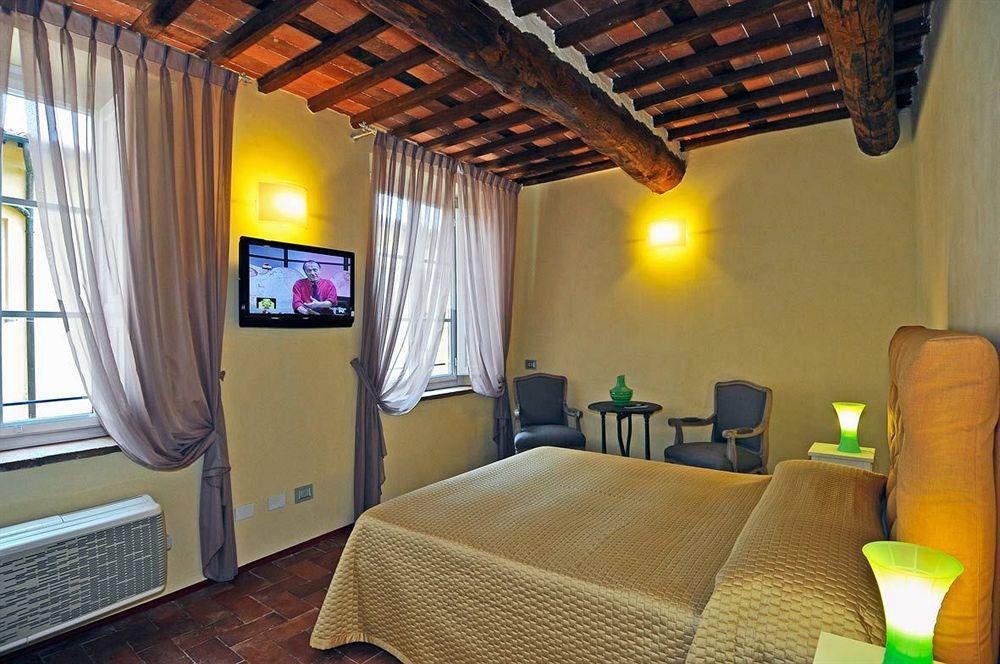 Antica Residenza Dell'Angelo Hotel Lucca Bagian luar foto