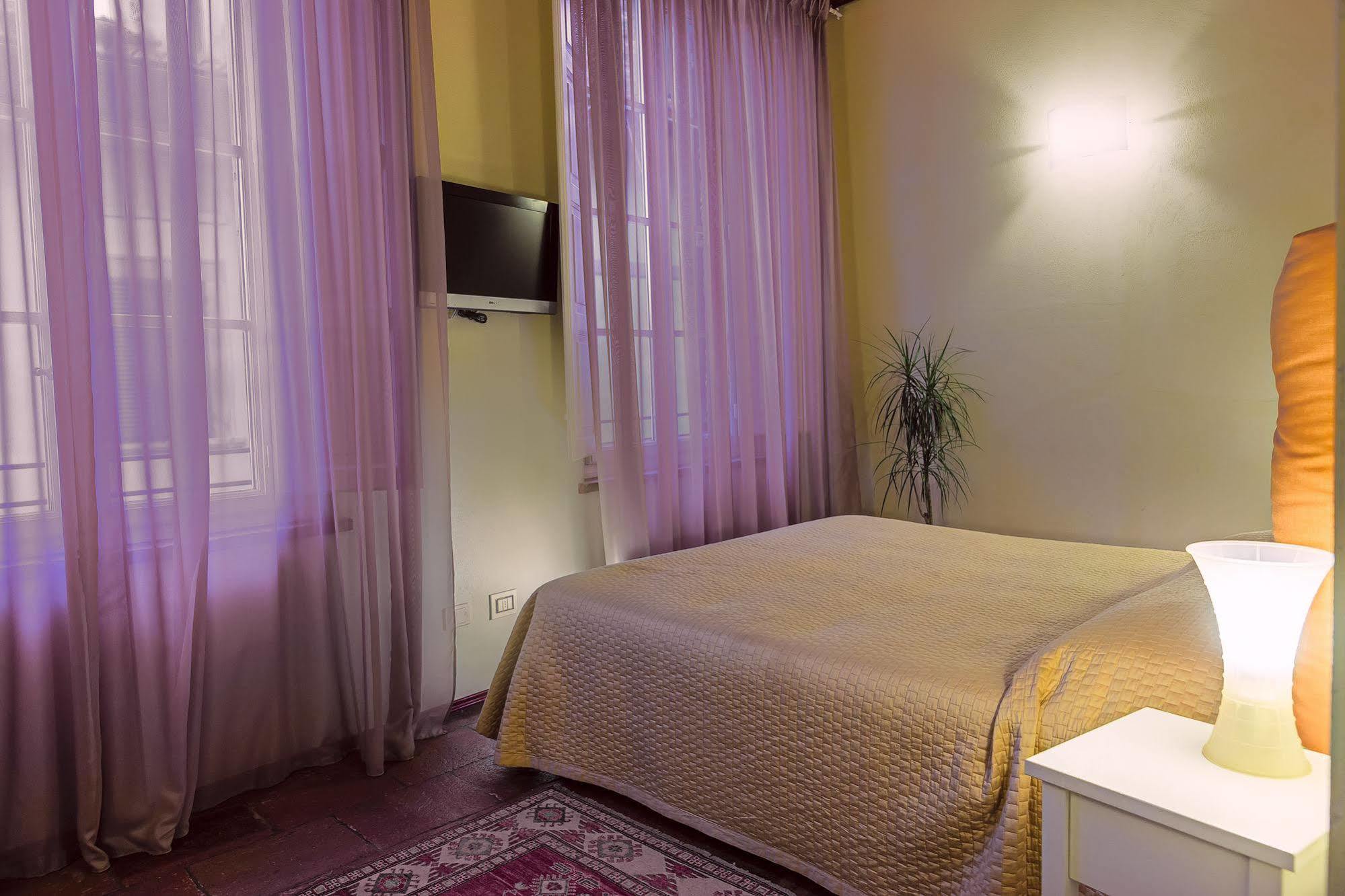 Antica Residenza Dell'Angelo Hotel Lucca Bagian luar foto