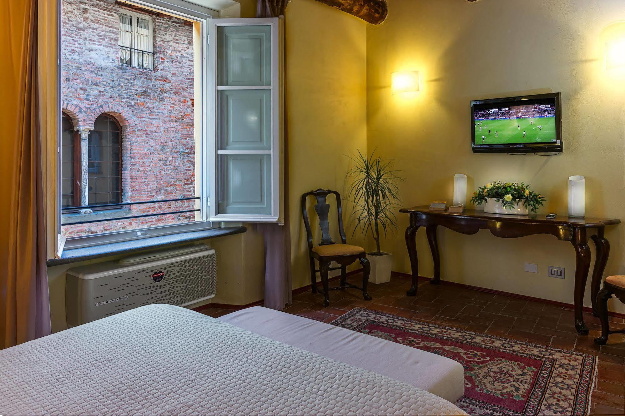 Antica Residenza Dell'Angelo Hotel Lucca Bagian luar foto