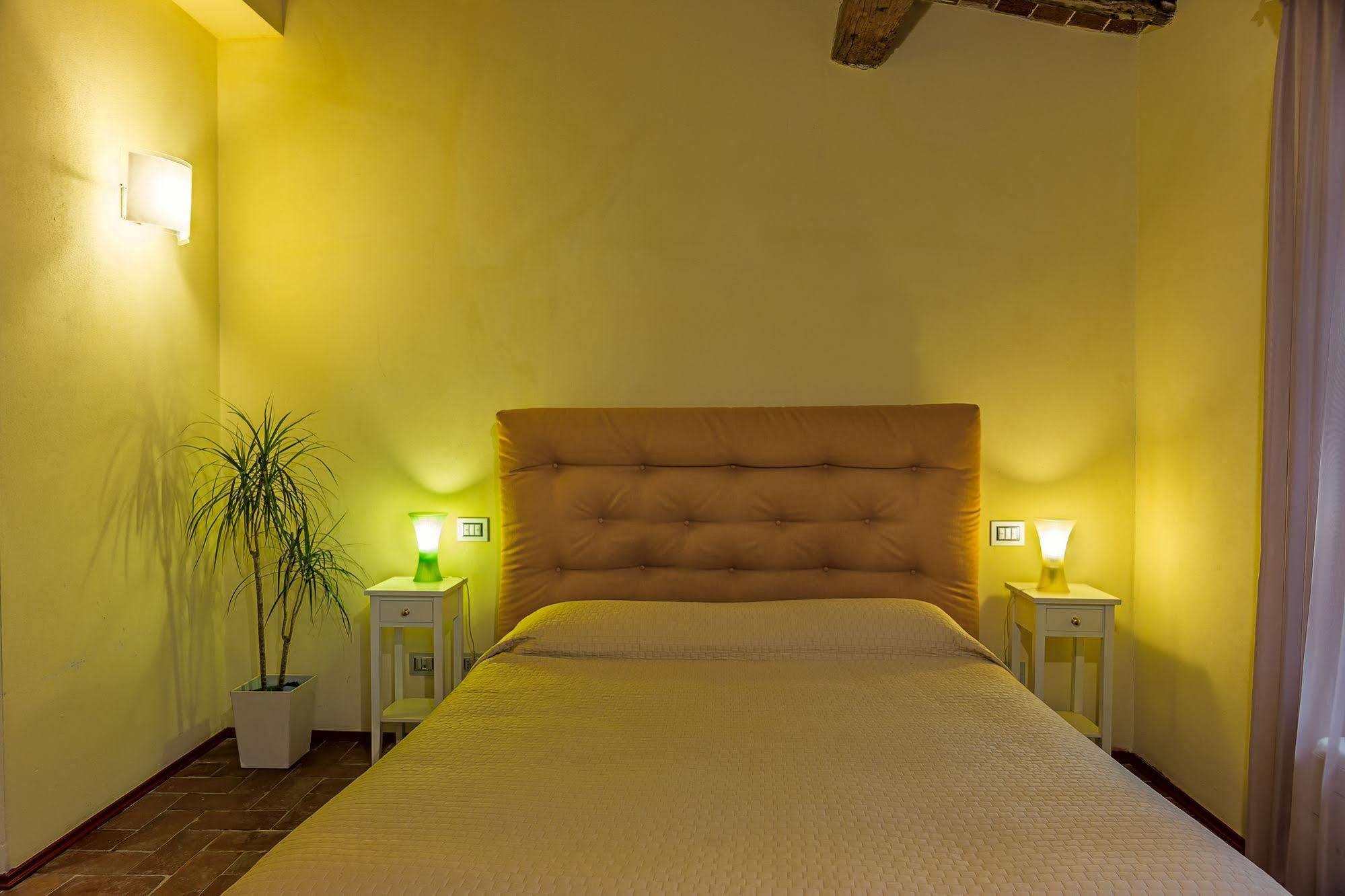Antica Residenza Dell'Angelo Hotel Lucca Bagian luar foto