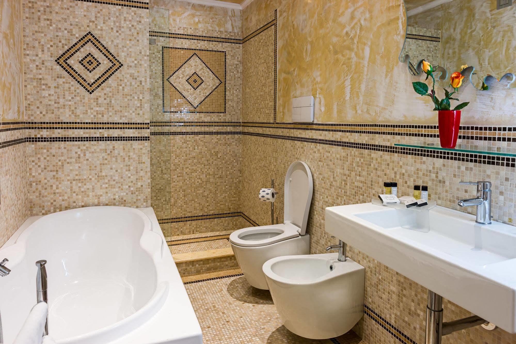 Antica Residenza Dell'Angelo Hotel Lucca Bagian luar foto